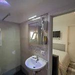 Lighthouse Flat Tarento